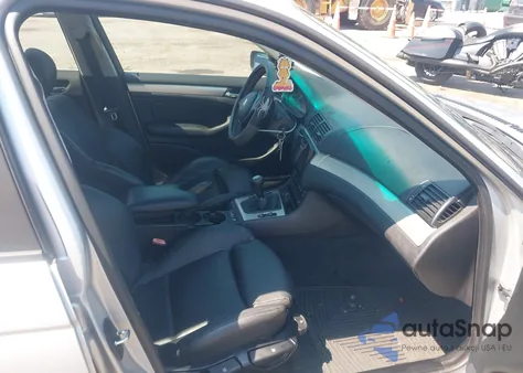 2003 BMW 325I z USA, uszkodzony, nr VIN WBAEV33483KL58850